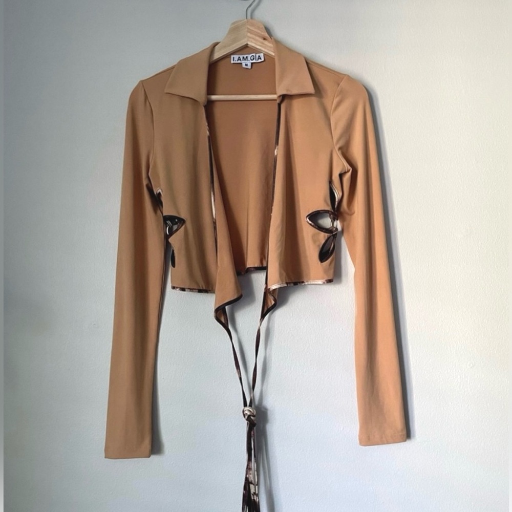 1.AM.GIA Tan Floral Cut Out Cropped Wrap Top